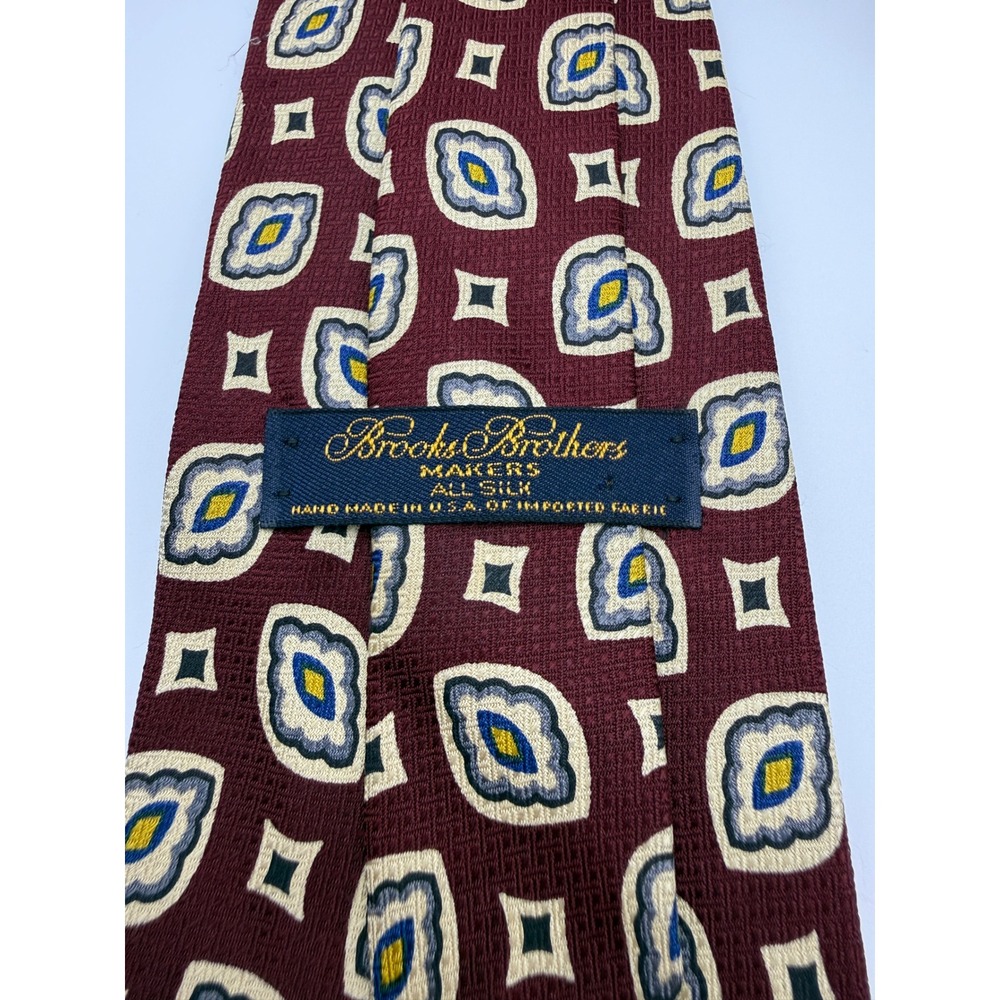 Brooks Brothers Necktie Mens OS Burgundy Geometric Medallion Silk USA‎ Hand Made